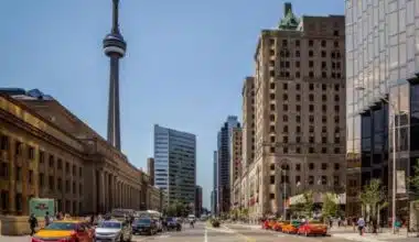 DOWNTOWN TORONTO HOTELS