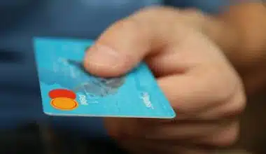 HOW DO MILES WORK ON CREDIT CARDS