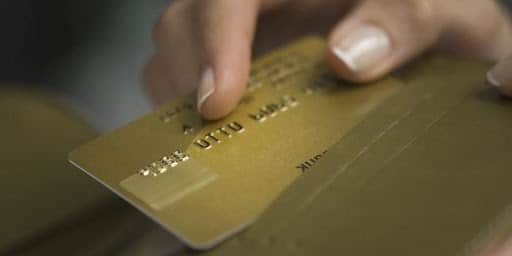 Você pode comprar uma ordem de pagamento com cartão de crédito