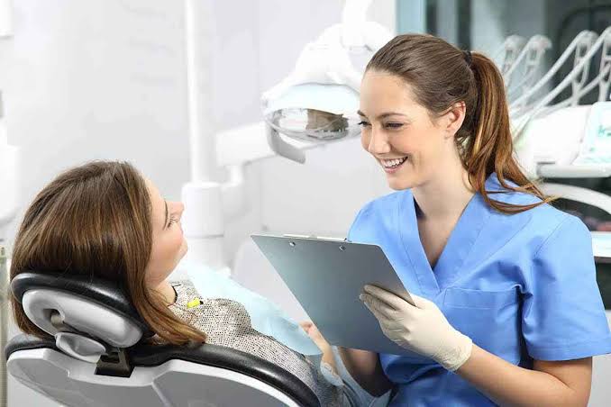 How to become a dental assistant