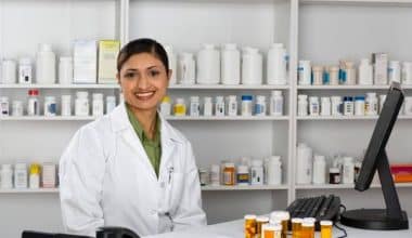 How much do pharmacists make