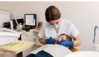 How to Become a Dental Assistant 