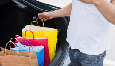 Lời khuyên của chuyên gia để mua sắm tiết kiệm tại cửa hàng tiện lợi ở trạm xăng