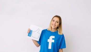 Facebook で管理者としての自分を削除する方法: 詳細ガイド